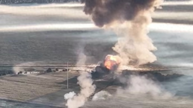 乌媒:乌军方发布乌军在俄库尔斯克地区发起攻势“最初几个小时”画面